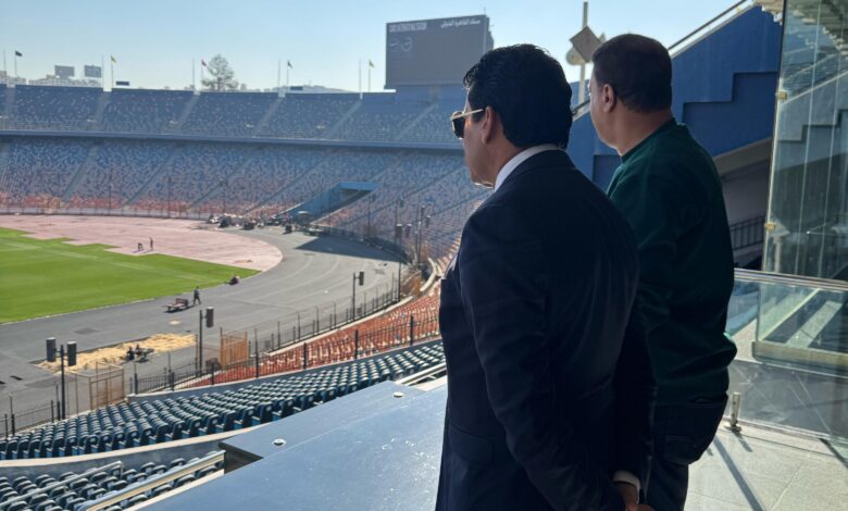 وزير الشباب والرياضة يطمئن علي أعمال الصيانة باستاد القاهرة الدولي 1 IMG 20250215 WA0028