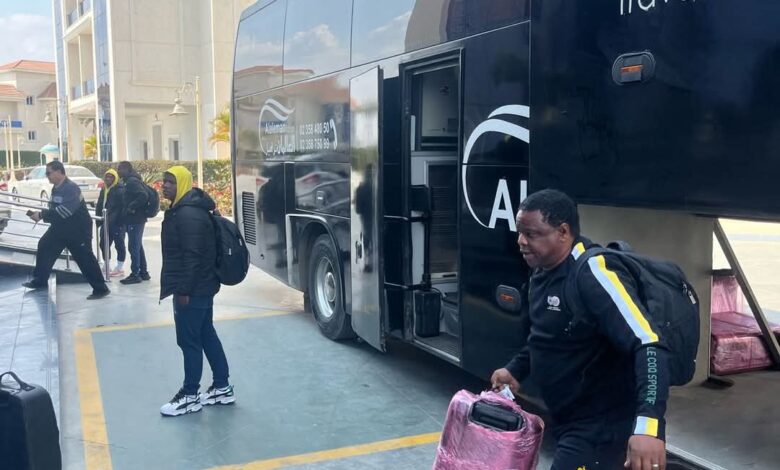 منتخب جنوب أفريقيا للمحليين يصل إلى الإسماعيلية إستعدادًا لمواجهة منتخبنا الوطني 1 FB IMG 1741372258142