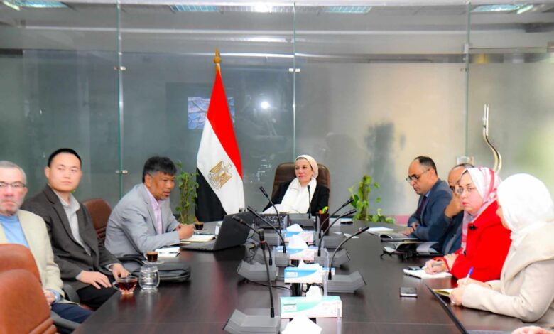 وزيرة البيئة تناقش مع احدى الشركات الصينية توطين تكنولوجيا زراعة الغابات في مصر 1 IMG 20250302 WA0096