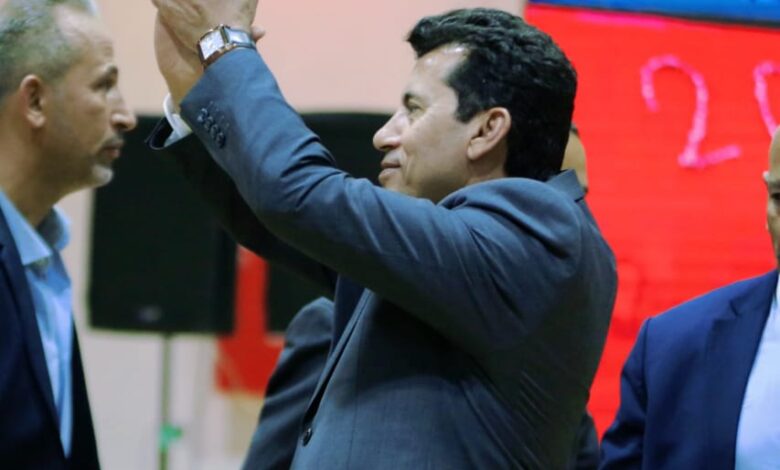 وزير الرياضة يكرم أبطال الدورات الرمضانية وحفظة القرآن بمركز التنمية الشبابية بالجزيرة 1 IMG 20250328 WA0144