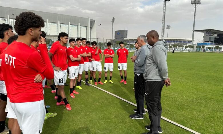 أبوريدة يرفع معنويات منتخب الشباب فى التدريب الختامي لمواجهة زامبيا 1 FB IMG 1746221211605