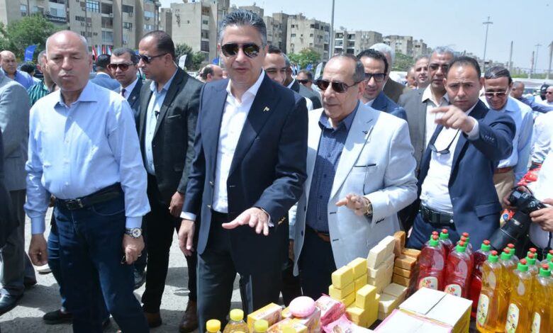 بعد نجاح المرحلة الأولى .. وزير التموين ومحافظ القاهرة يفتتحان سوق اليوم الواحد بمدينة نصر 1 FB IMG 1747385380895