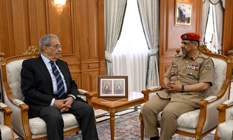 رئيس أكاديمية الدراسات الإستراتيجية والدفاعية يستقبل الأمين العام الأسبق لجامعة الدول العربية 1 IMG 20250506 WA0017