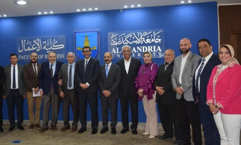 سعيد عبد العزيز: قوانين التيسير الضريبي تمثل حجر الزاوية في صياغة جديدة للعلاقة بين الدولة والممول 1 IMG 20250512 WA0073