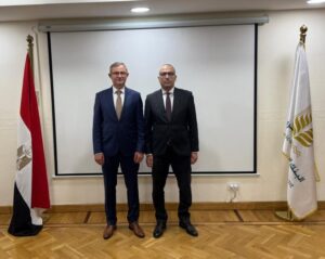 البنك الزراعي المصري يستقبل وزير زراعة جمهورية صربيا لتعزيز التعاون والإطلاع على جهود البنك في دعم التنمية الزراعية 2 IMG 20250622 WA0053