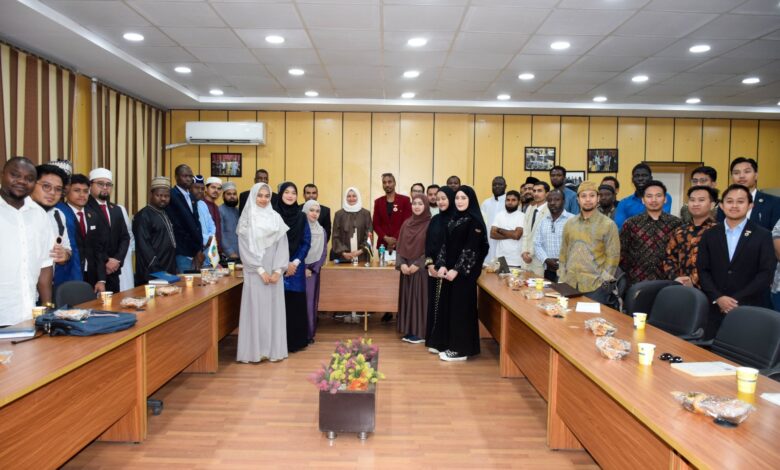 بحضور ممثلي ٢١ دولة.. مستشارة شيخ الأزهر تلتقي رؤساء الاتحادات الطلابية للوافدين 1 IMG 20250724 WA0096