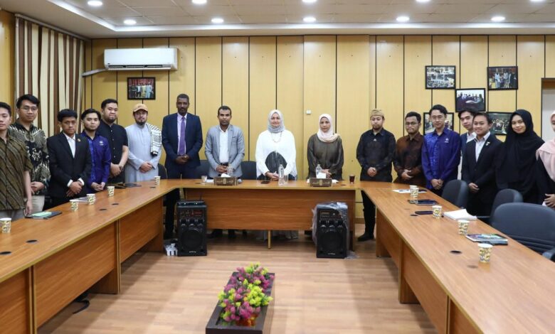 مستشارة شيخ الأزهر تلتقي رؤساء الاتحادات الطلابية لدول جنوب شرق آسيا 1 IMG 20250728 WA0067