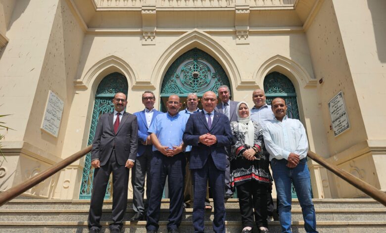 زيارة السفير التركي لمكتبة القاهرة الكبرى لإهداء باقة كتب نادره 1 IMG 20250812 WA0049