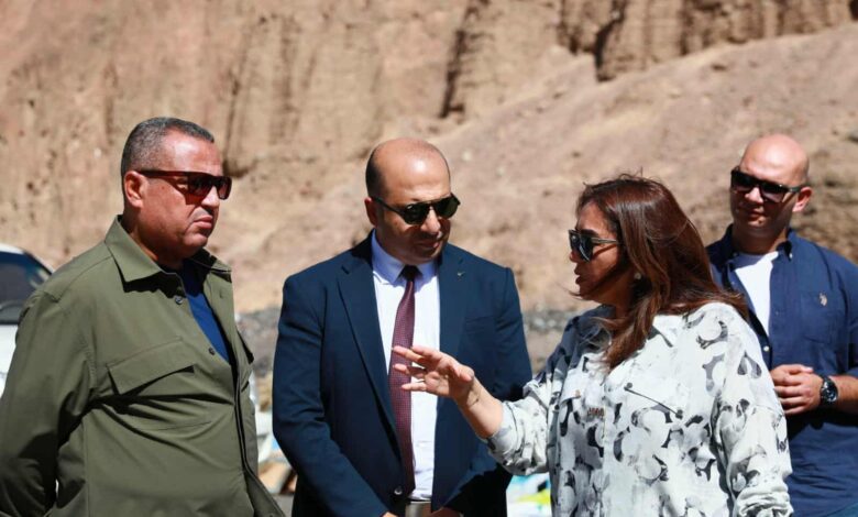 منال عوض توجه جهاز تنظيم إدارة المُخلّفات بتطبيق نظام مُتكامل لجمع و تدوير المُخلّفات في مدينة دهب 1 IMG 20250923 WA0059