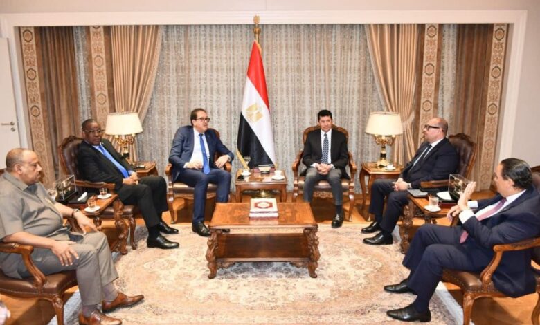 وزير الرياضة يُنهي الخلاف بين "الأنوكا" و"الأوكسا" ويؤكد وحدة الصف الرياضى الأفريقي 1 FB IMG 1759750203164