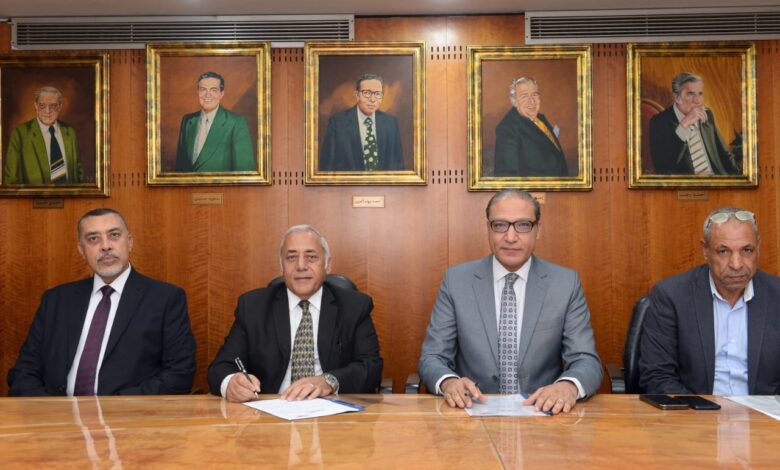في إطار شراكة إستراتيجية بين المؤسستين.. " البنك الأهلي المصري " ومؤسسة أخبار اليوم يوقعان عقد تأجير مخازن بمدينة السادس من أكتوبر 1 IMG 20251016 WA0038