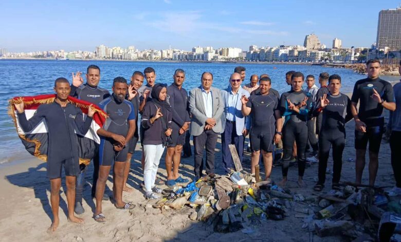 وزارة البيئة تُطلق حملة كبرى لتنظيف قاع البحر بالميناء الشرقي بالإسكندرية 1 IMG 20251019 WA0019