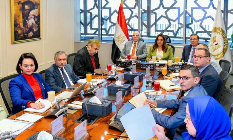 وزيرة البيئة و وزير الموارد المائية والري و وزير الزراعة و إستصلاح الأراضي يناقشون تأثير تغير المناخ على الأمن الغذائي في مصر 1 IMG 20251028 WA0079