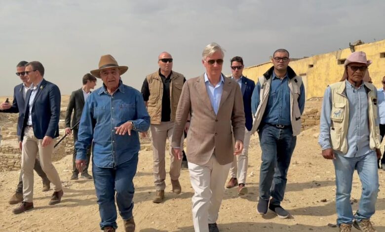 زاهي حواس يستقبل ملك بلجيكا بسقارة 1 IMG 20251103 WA0012