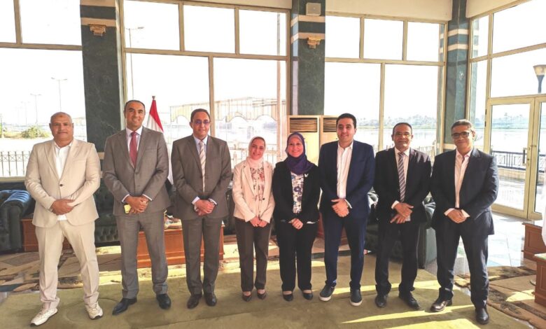 وزارة البيئة تنظم جلسة حوارية بعنوان " التنمية الحضرية والسياحية في ظل التغيرات المناخية " بمحافظة قنا 1 IMG 20251109 WA0025