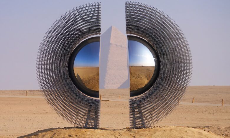 بمشاركة عشر فنانين عالميين : أهرامات الجيزة تحتضن الدورة الخامسة لمعرض " الأبد هو الأن " 1 IMG 20251112 WA0037