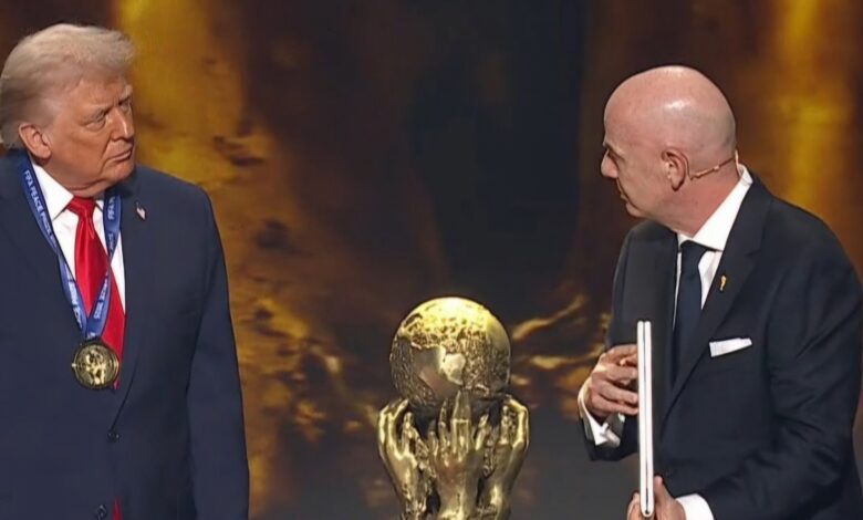 دونالد ترامب يفوز بجائزة السلام 2025 من الفيفا 1 IMG 20251205 WA0046
