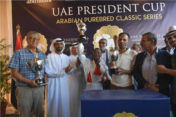 طلال العزيزي يشارك في إحتفالات سباقات كأس صاحب السمو رئيس الإمارات وفوز فهد الأمين" بالكأس " 1 IMG 20251207 WA0029