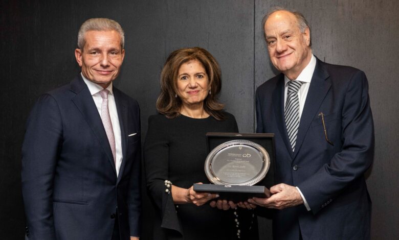 جمعية المصرفيين العرب في لندن تمنح رندة الصادق جائزة الإسهامات المتميزة في القطاع المصرفي العربي للعام 2025 1 IMG 20251207 WA0039