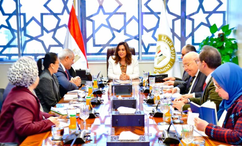 د. منال عوض تبحث التعاون المشترك مع منظمة الفاو في تنفيذ مشروعات بيئية ذات بعد إجتماعي مستدام 1 IMG 20251223 WA0044