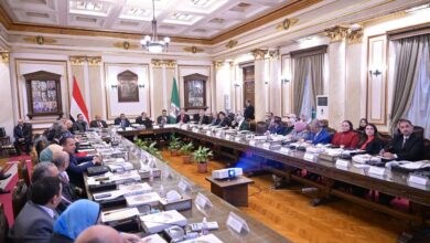 تعاون بين جامعة القاهرة ومحافظة الجيزة بتطبيق نظام"ساعات المشاركة المجتمعية" 9 IMG 20251228 WA0006