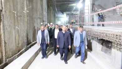 وزير الصناعة والنقل يتفقد نفقي المشروع في المسافة من محطة الرماية وحتى محطة المطبعة بشارع الهرم ويتابع التقدم في أعمال إنشاء المحطات 14 FB IMG 1767524567443
