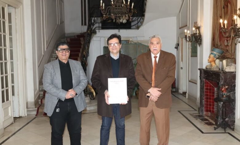 وزير الثقافة يلتقي صانع الناي ياسر الشافعي ويوجّه بعقد ندوة علمية لمناقشة بحثه الجديد 1 FB IMG 1767647451568