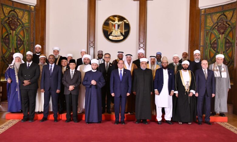 و يستقبل نخبة من العلماء المشاركين في فعاليات المؤتمر الدولي السادس والثلاثين للمجلس الأعلى للشؤون الإسلامية 1 FB IMG 1768843517838