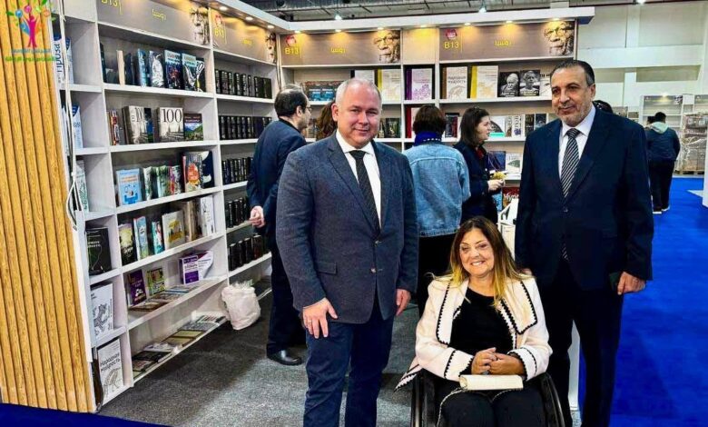 في أول أيام المعرض عقب إفتتاحه.. المشرف العام على المجلس تلتقي ممثلي مؤسسة محمد بن راشد للمعرفة 1 FB IMG 1769027712878