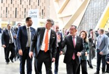نائب وزير الخارجية الأمريكي ونائب وزير خارجية جمهورية طاجيكستان يزوران المتحف المصري الكبير 2 FB IMG 1769538486581