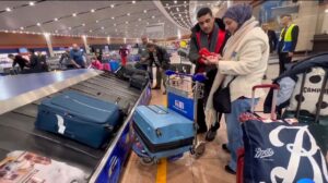 مطار القاهرة الدولى يستقبل الركاب بالهدايا. . بمناسبة العام الميلادى الجديد 2026 2 IMG 20260103 WA0008