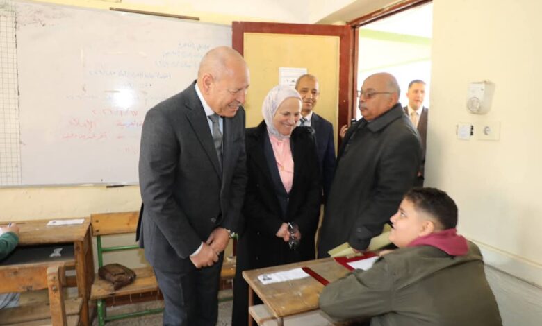 محافظ القاهرة يتفقد لجان الشهادة الإعدادية بإدارة روض الفرج التعليمية ويطمئن أولياء أمور الطلاب 1 IMG 20260117 WA0009