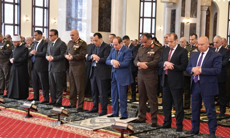 الرئيس عبد الفتاح السيسي رئيس الجمهورية القائد الأعلى للقوات المسلحة يؤدي صلاة الجمعة بمسجد المشير طنطاوي.. تزامناً مع إحتفالات مصر والقوات المسلحة بذكرى إنتصارات العاشر من رمضان 1 FB IMG 1772204456804