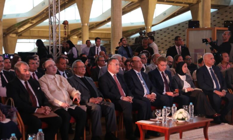 التعليم العالي: وزير التعليم العالي ومدير مكتبة الإسكندرية يسلمان "جائزة مكتبة الإسكندرية العالمية" للفائزين في إحتفالية كبرى 1 IMG 20260215 WA0111