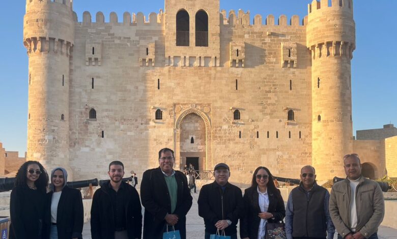 جولة للفائزيَن بجائزة مكتبة الإسكندرية العالمية فى عدة معالم سياحية 1 IMG 20260223 WA0061