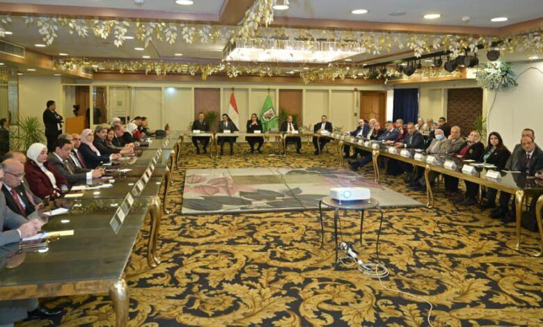 مجلس جامعة القاهرة يستعرض الإنجازات الدولية والتوسع الإقليمي ويقر حزمة قرارات داعمة للتحول الرقمي والرعاية الطبية 1 IMG 20260224 WA0022