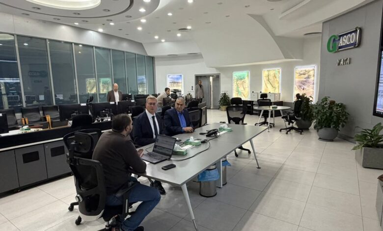 زيارة مفاجئة لوزير البترول والثروة المعدنية إلى مركز التحكم بالشبكة القومية للغاز للإطمئنان على إنتظام إمدادات الغاز للمستهلكين 1 FB IMG 1773526544788