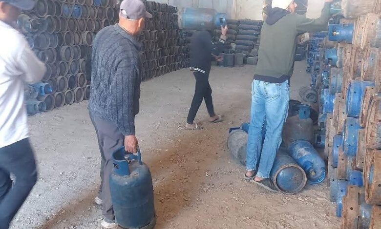 تموين المنيا : تحرير 196 مخالفة تموينية وضبط أسطوانات بوتاجاز وسلع مخالفة خلال حملات مكثفة على الأسواق 1 IMG 20260321 WA0048