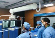 نجاح إجراء أول حالة سحب جلطة حادة بالمخ بمستشفى طيبة التخصصي بإسنا وإنقاذ مريضة خلال “الوقت الذهبي” قبل مرور 48 ساعة على حدوث الجلطة 3 FB IMG 1775898860572