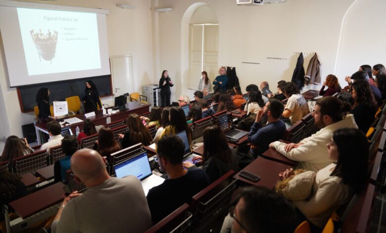 مؤرخة الفن المصرية سارة عبدربه تُحدث ثورة فنية 1 IMG 20260406 WA0043